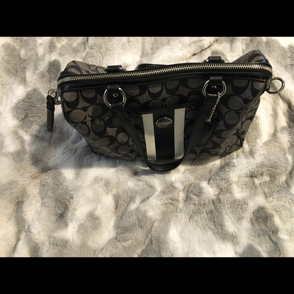 Reposh coach purse